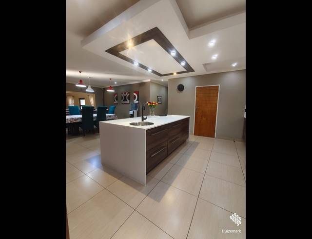 5 BEDROOM HOUSE FOR SALE IN VAALPARK